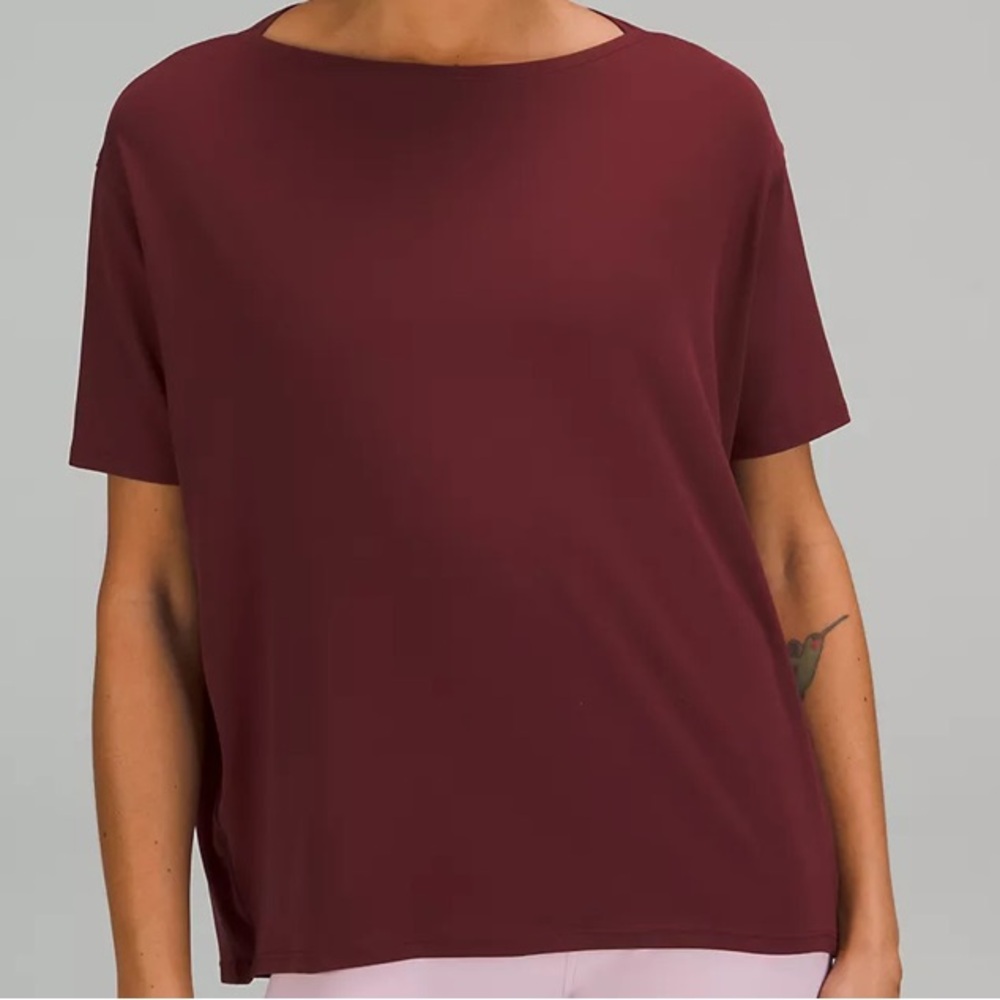 Lululemon Athletica Maroon Short Sleeve Tee